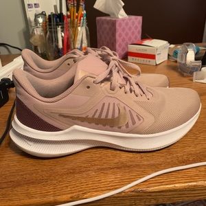 Nike Downshifter 10 Sneaker Size 9, lightly worn